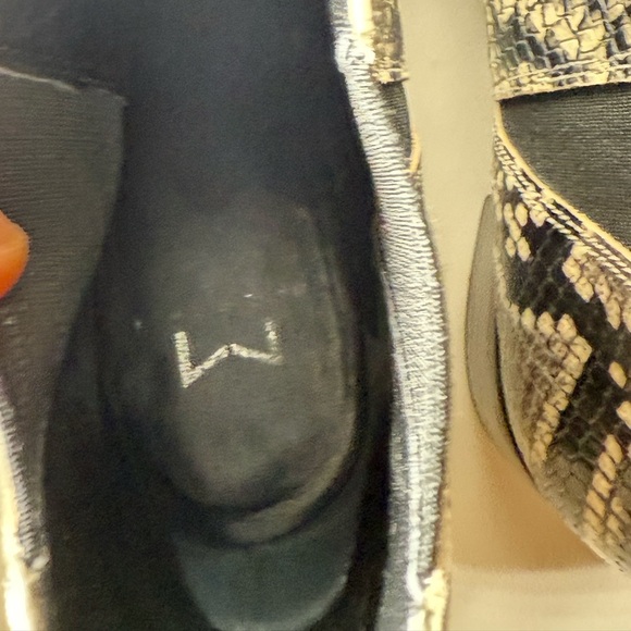 Yale Chelsea Boot (Women)
Marc Fisher LTD - Picture 8 of 12